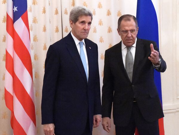 Ngoại trưởng John Kerry và Ngoại trưởng Nga Sergei Lavrov trong một cuộc họp ở Moskva - Sputnik Việt Nam