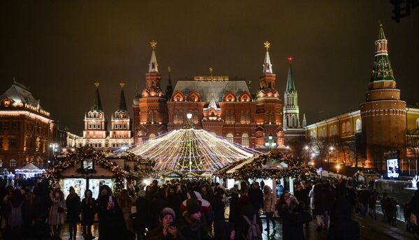 Hội chợ Giáng sinh trên phố Okhotny Ryad tại Moskva - Sputnik Việt Nam