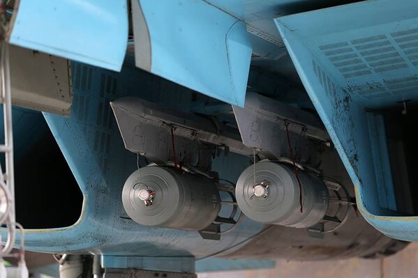 Các quả bom trên máy bay Nga tại căn cứ không quân Hmeymim ở Syria. - Sputnik Việt Nam